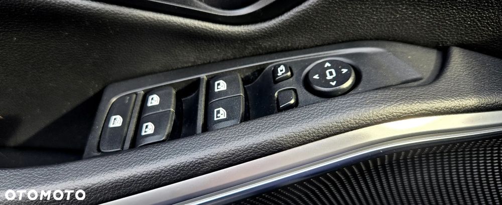 BMW Seria 3 320d xDrive Sport Line Shadow sport - 37