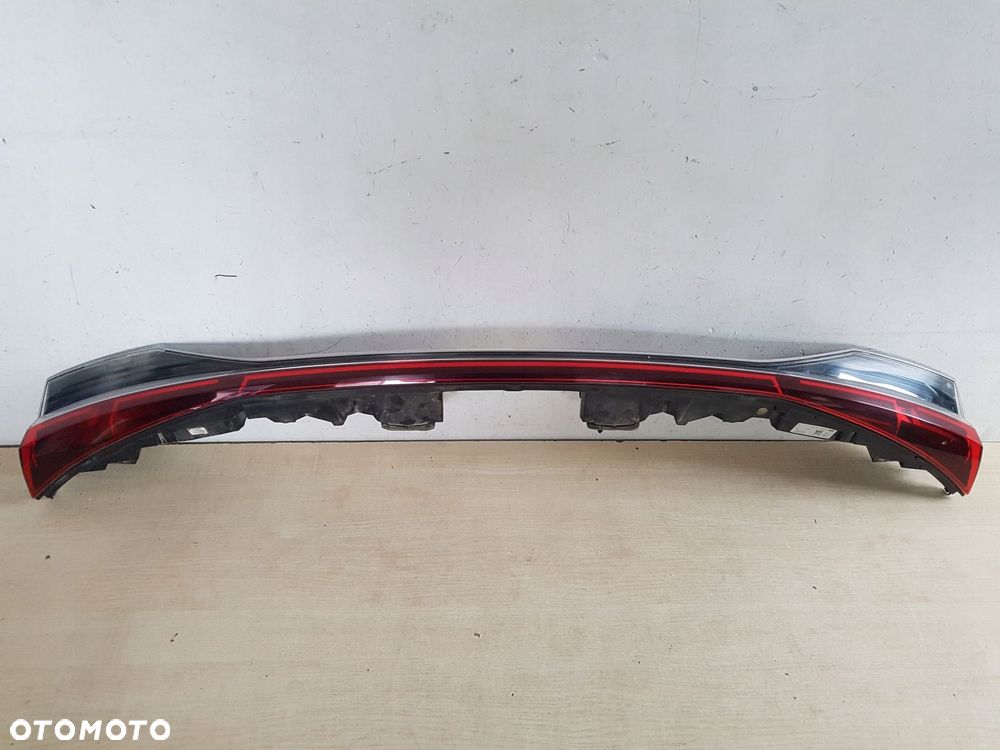 audi q4 e-tron lampa blenda klapy tył 89a945095 - 1