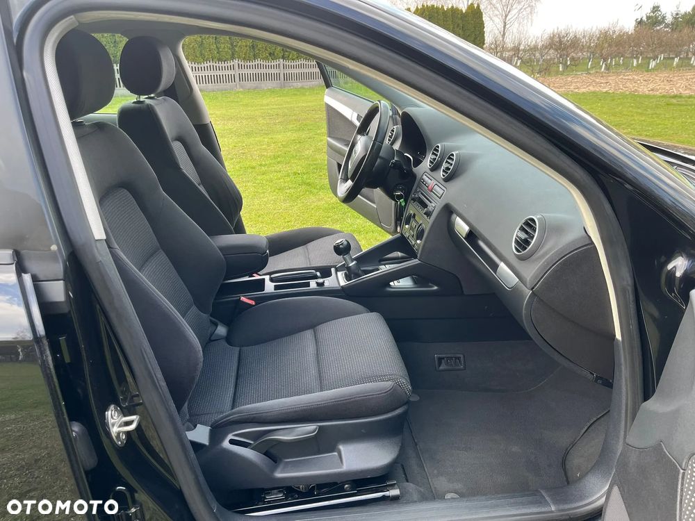 Audi A3 Sportback 1.6 S line Sportpaket plus - 22