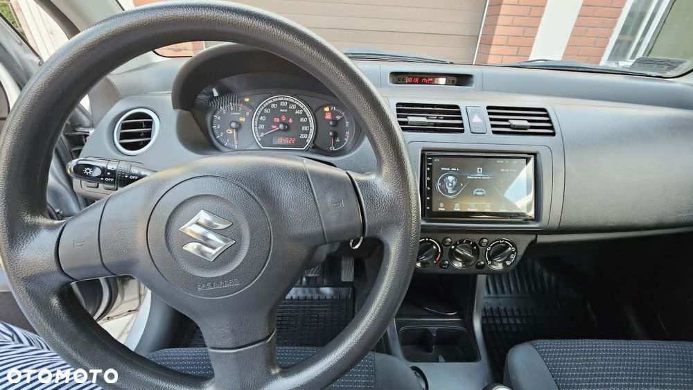 Suzuki Swift - 11
