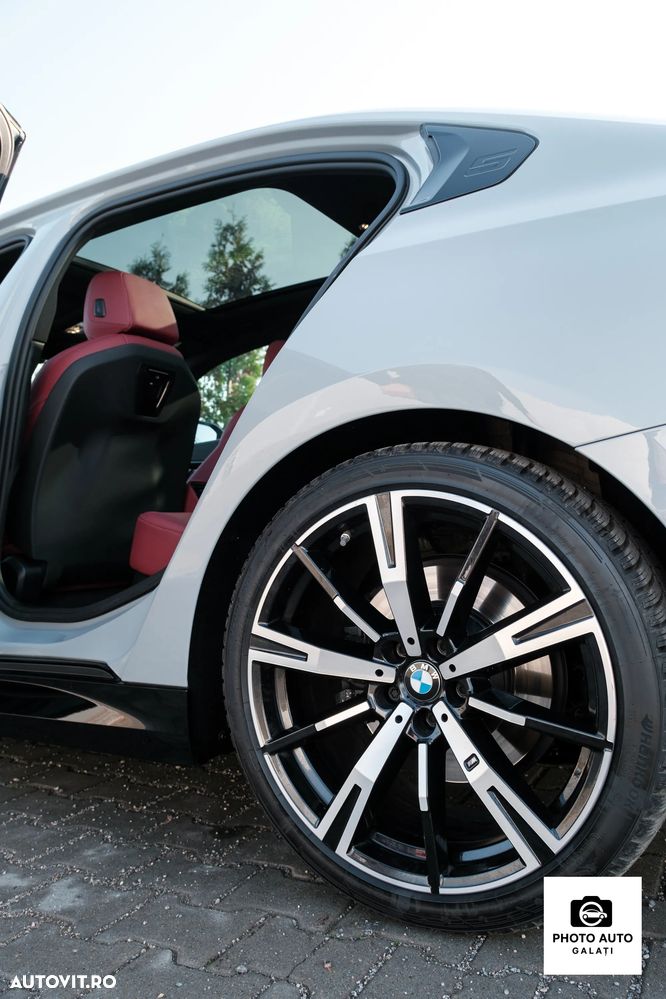 BMW Seria 5 520d xDrive AT MHEV - 13