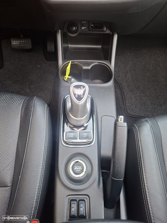 Mitsubishi Outlander - 12