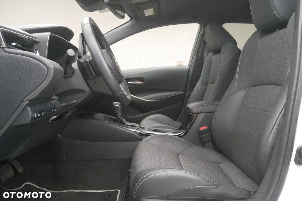 Toyota Corolla - 12