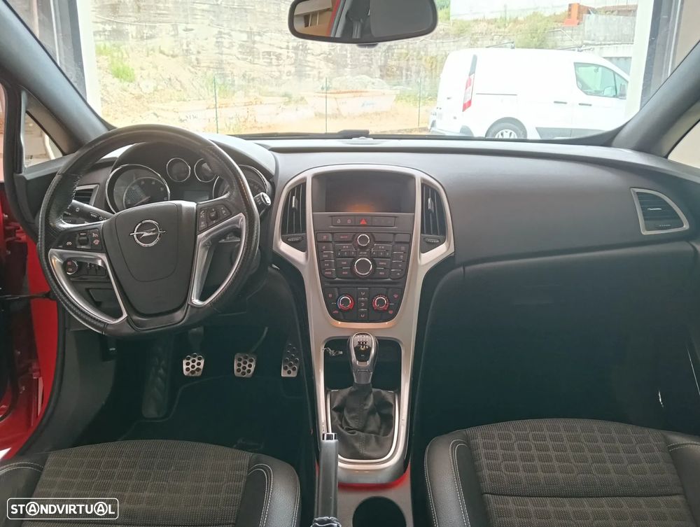 Opel Astra GTC - 15