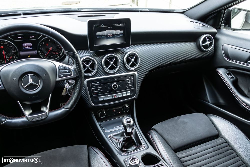 Mercedes-Benz A 180 d AMG Line - 28
