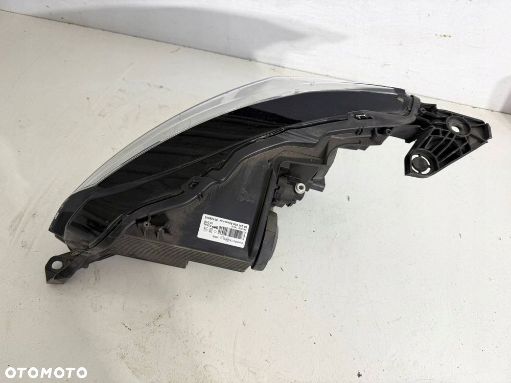 lampa prawy przód prawa przednia peugeot 208 ii eu - 7