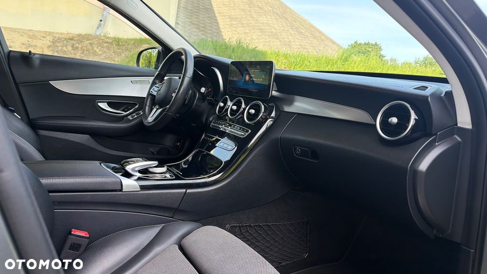 Mercedes-Benz Klasa C 200 d 9G-TRONIC - 31