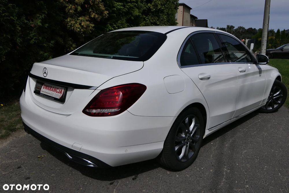 Mercedes-Benz Klasa C 180 CGI BlueEff Elegance - 8