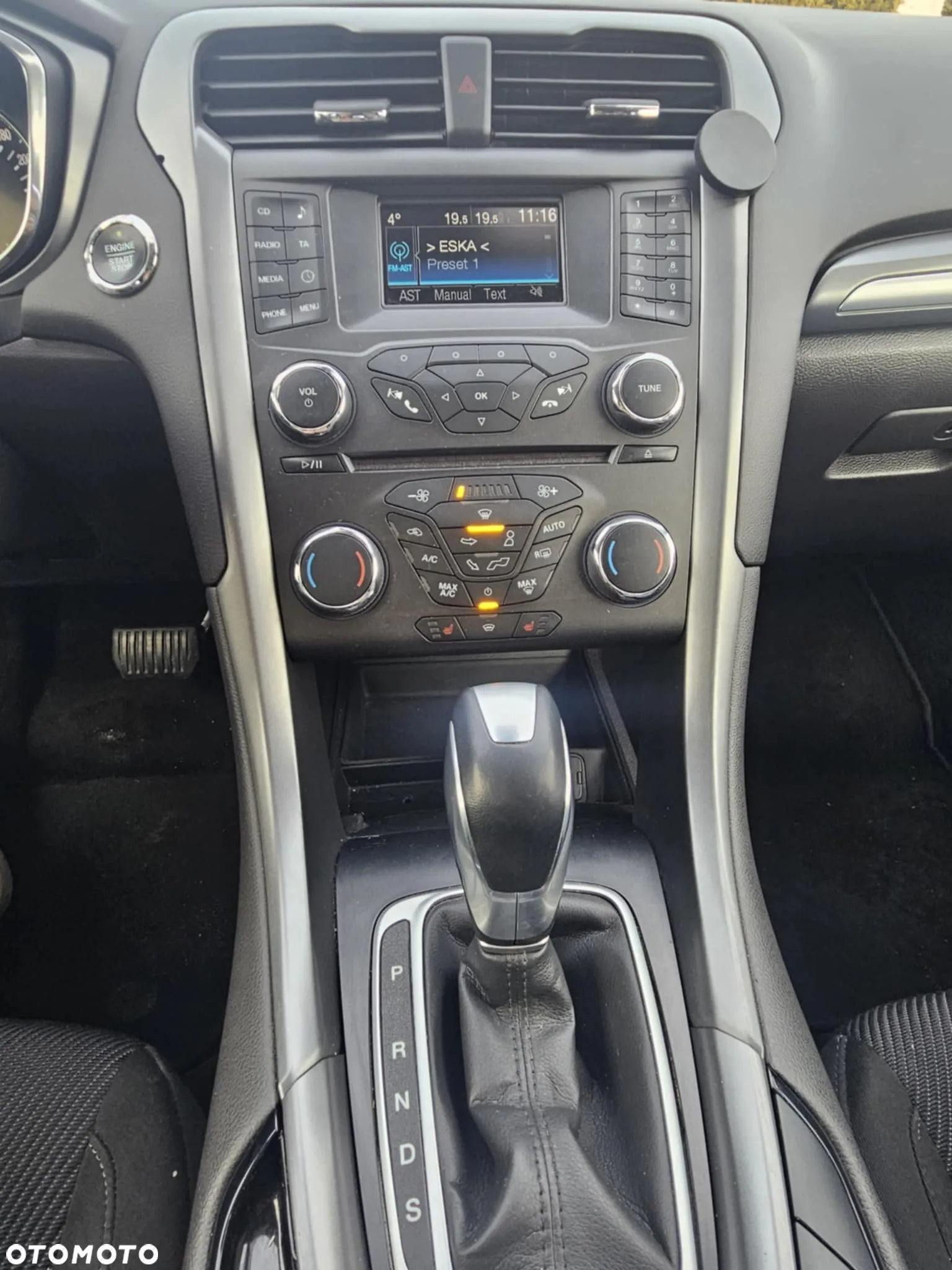 Ford Mondeo 2.0 EcoBoost Titanium - 8