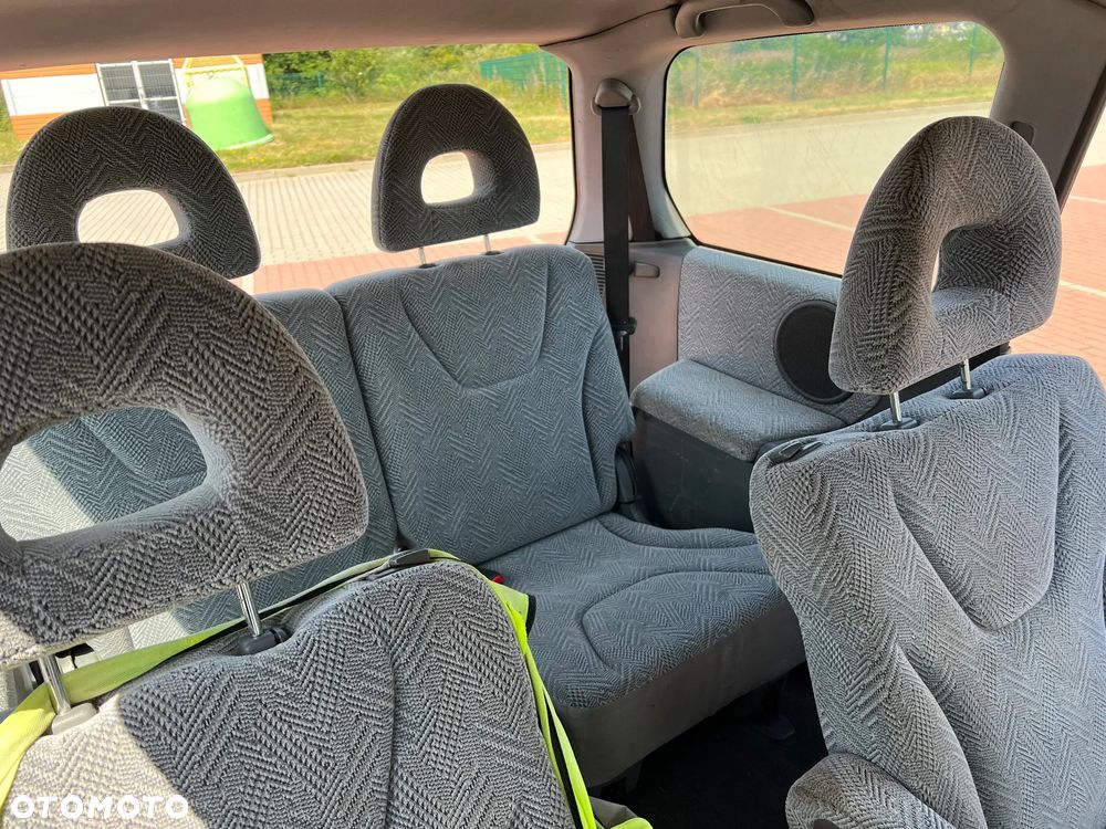 Mitsubishi Space Wagon 2.4 GDI Family - 24
