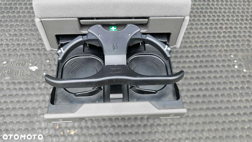 Podłokietnik Uchwyt Kubek Cup Holder Tył Tylny Oparcie Składane Welur Swing Audi A4 B6 B7 Sedan Kombi - 11