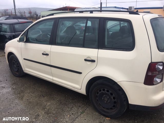 Dezmembrez VW Touran Facelift 2007 - 1