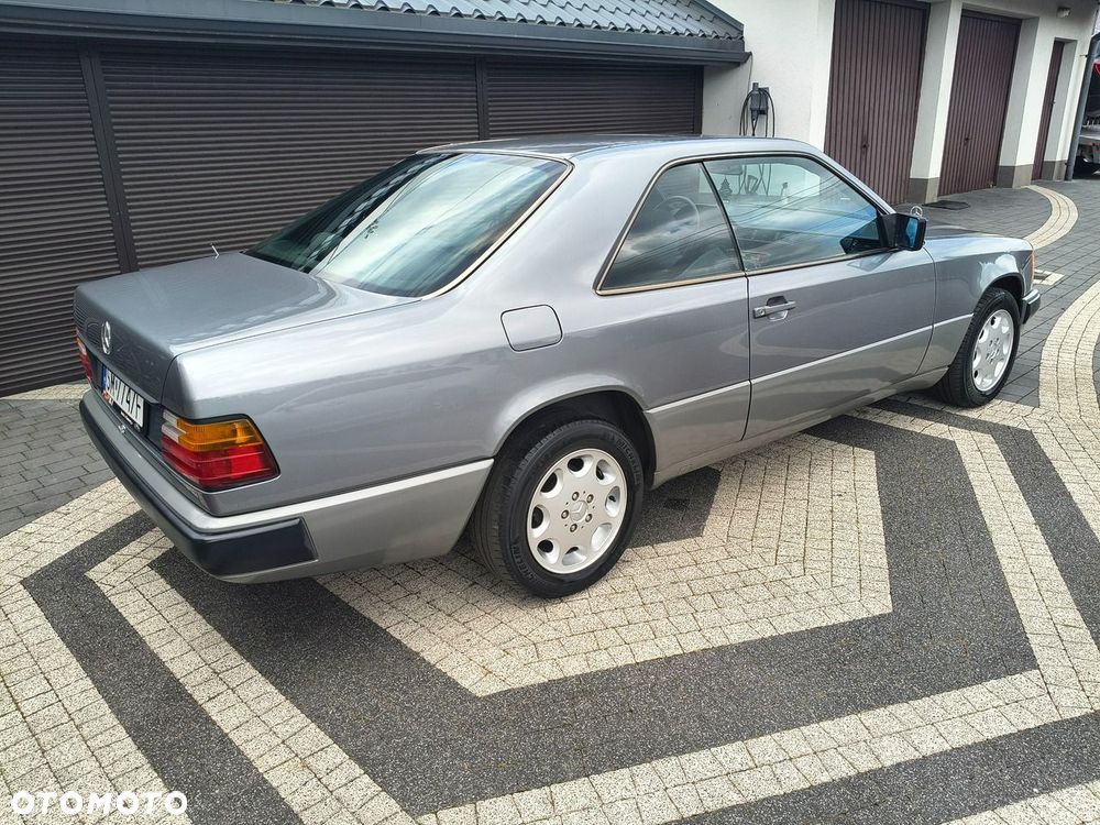 Mercedes-Benz W124 (1984-1993) - 23