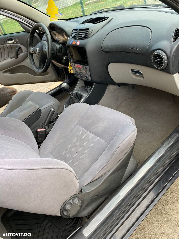 Alfa Romeo 147 1.9 JTDM 8V - 5