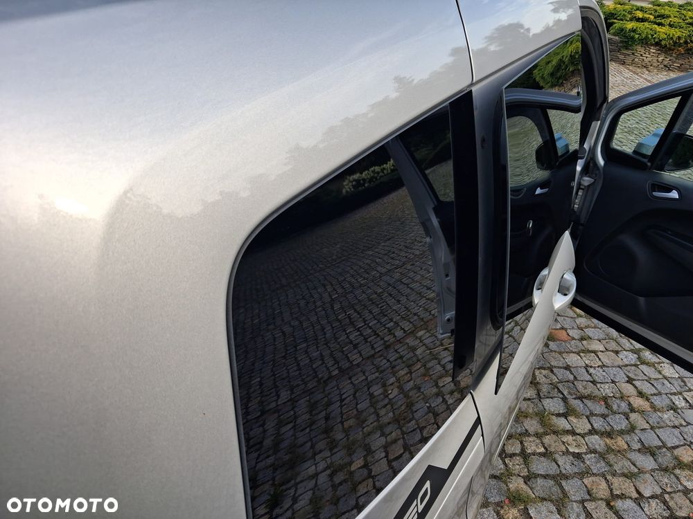Ford Tourneo Courier - 20
