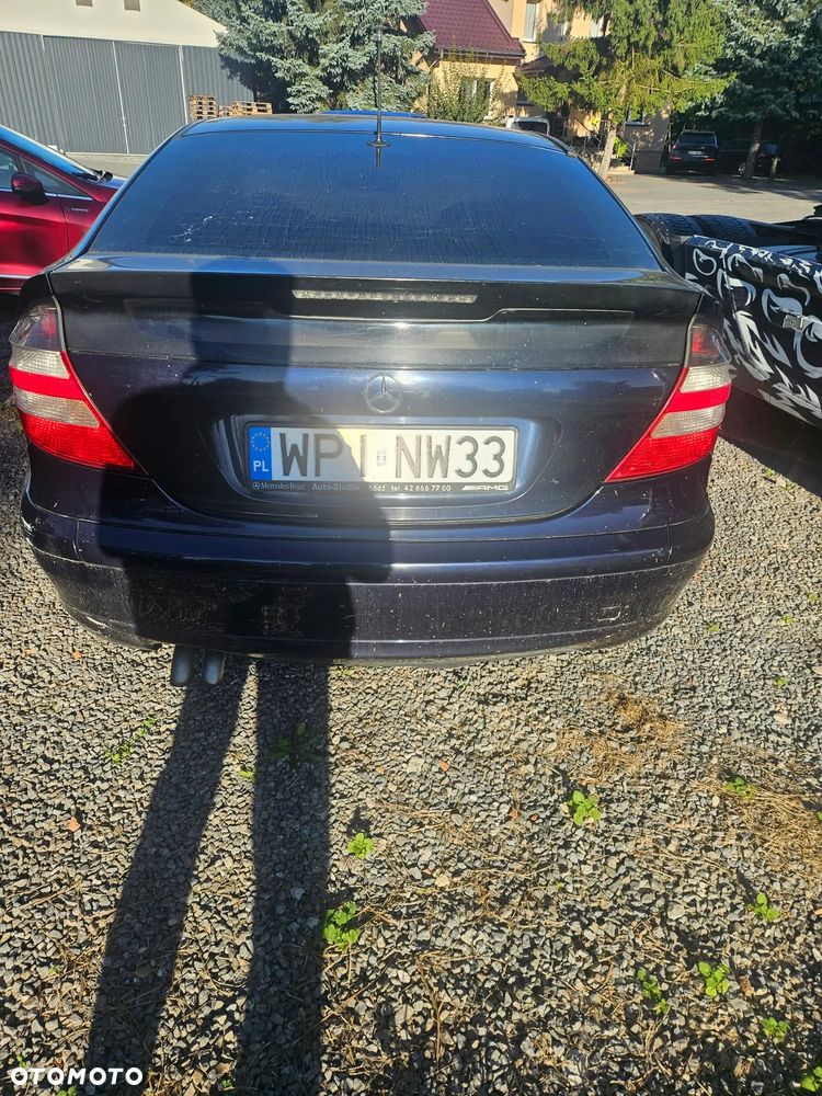 Mercedes-Benz C-Class 2006 photo 4