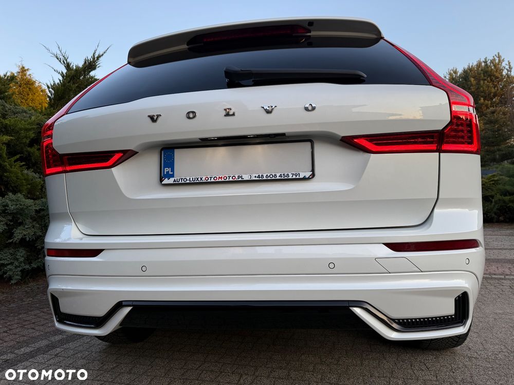 Volvo XC 60 B4 D Plus Dark - 19