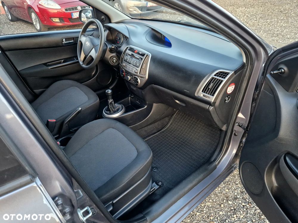 Hyundai i20 - 15