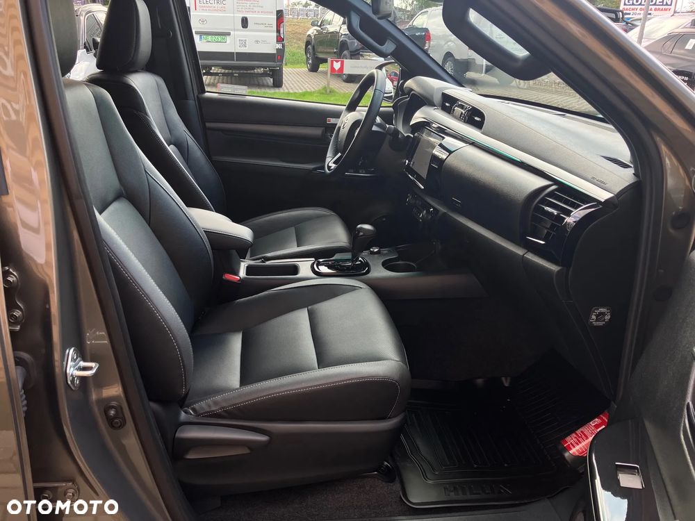 Toyota Hilux 2.8 D-4D mHEV Double Cab Invincible 4x4 - 21
