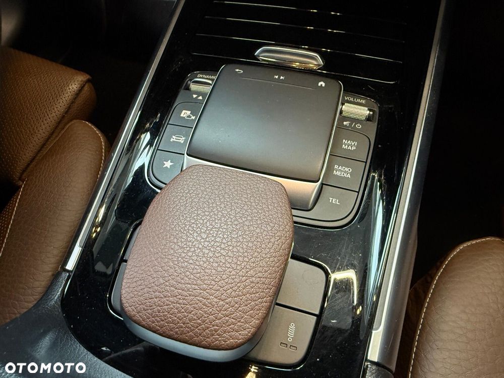 Mercedes-Benz GLB - 30