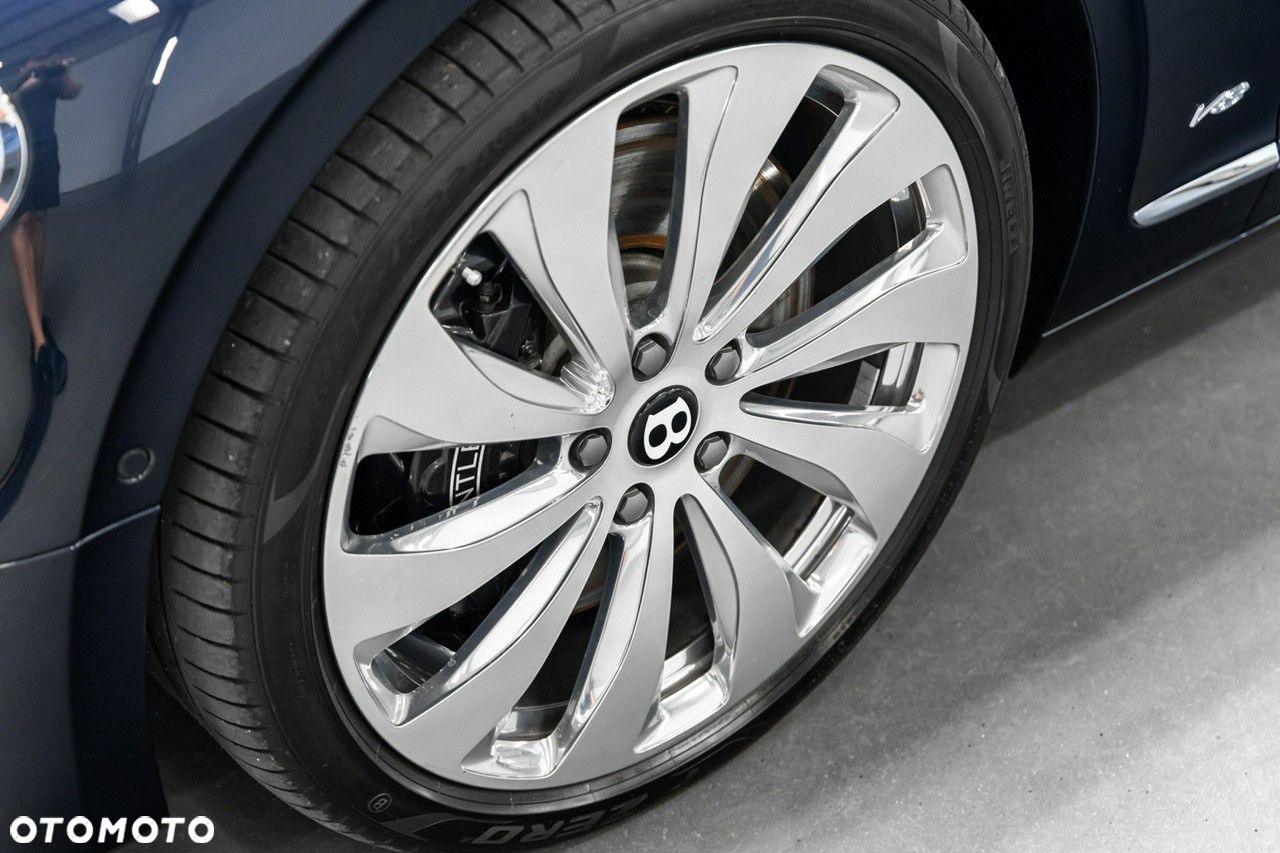 Bentley Flying Spur - 30