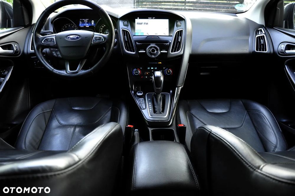 Ford Focus - 32
