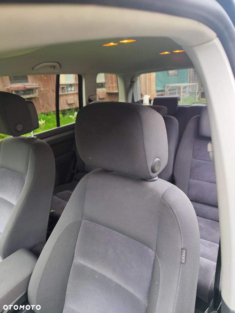 Volkswagen Touran 2.0 TDI DPF Highline - 11