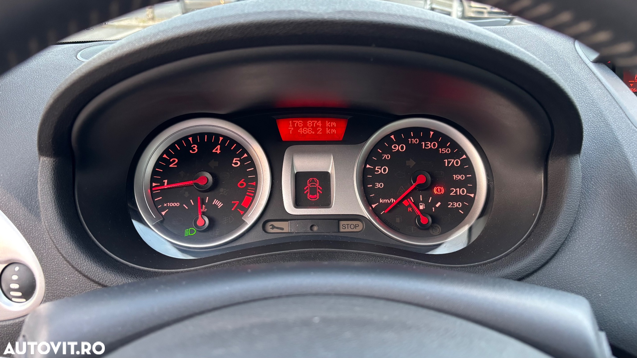 Renault Clio III 1.2 16V Expression - 8