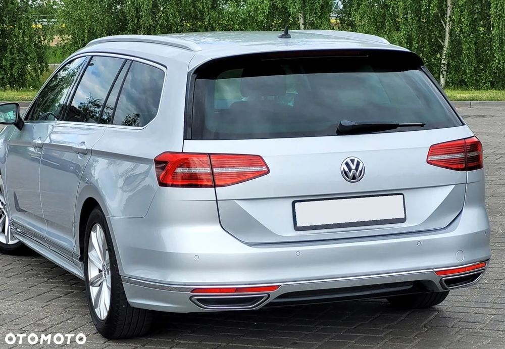 Volkswagen Passat - 4