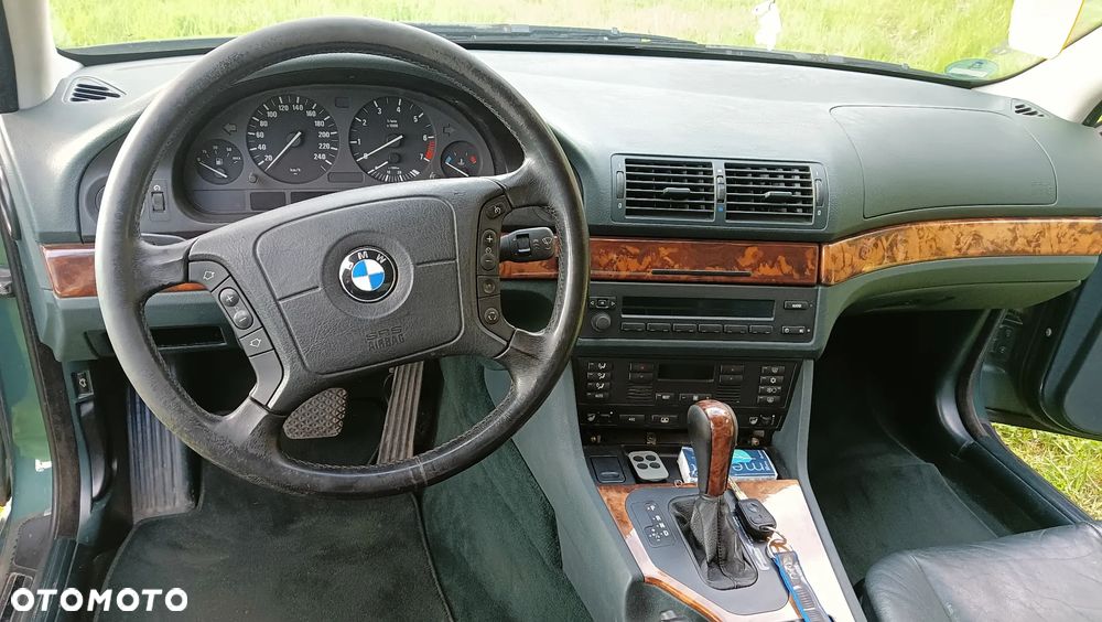 BMW Seria 5 - 13