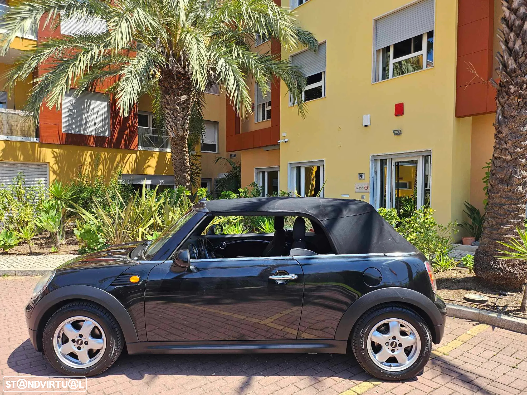MINI Cabrio Cooper - 15