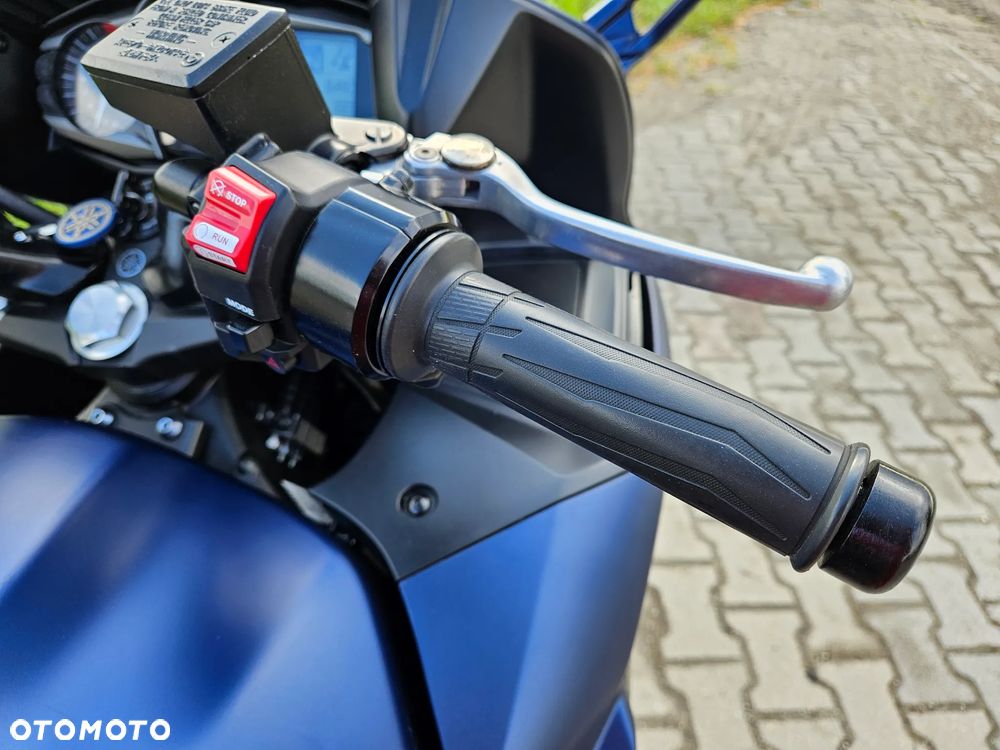 Yamaha FJR - 17