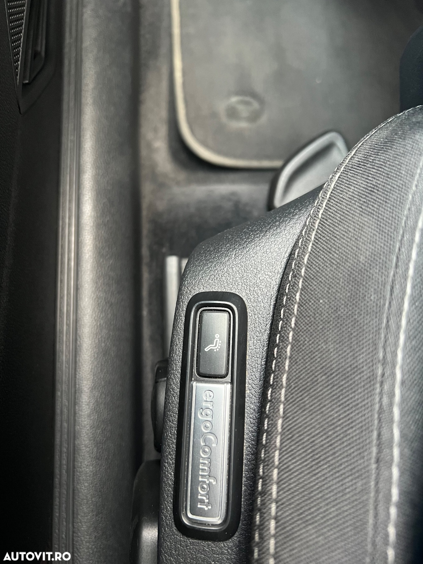Volkswagen Passat Variant 2.0 TDI DSG (BlueMotion Technology) Comfortline - 11