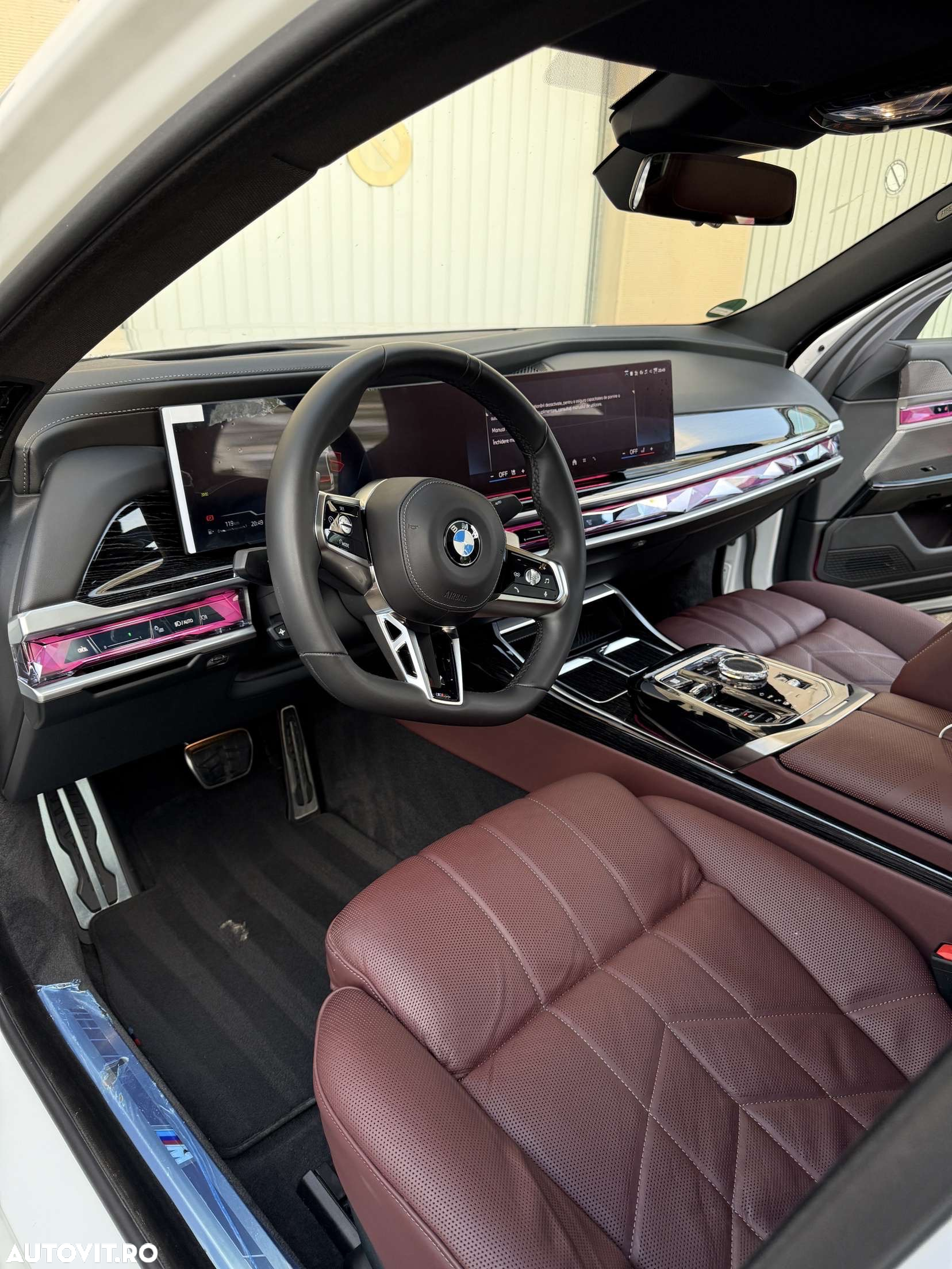 BMW Seria 7 740d xDrive MHEV - 12