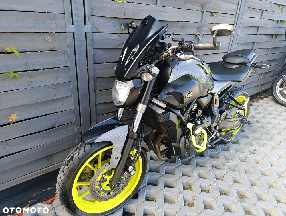 Yamaha MT - 5