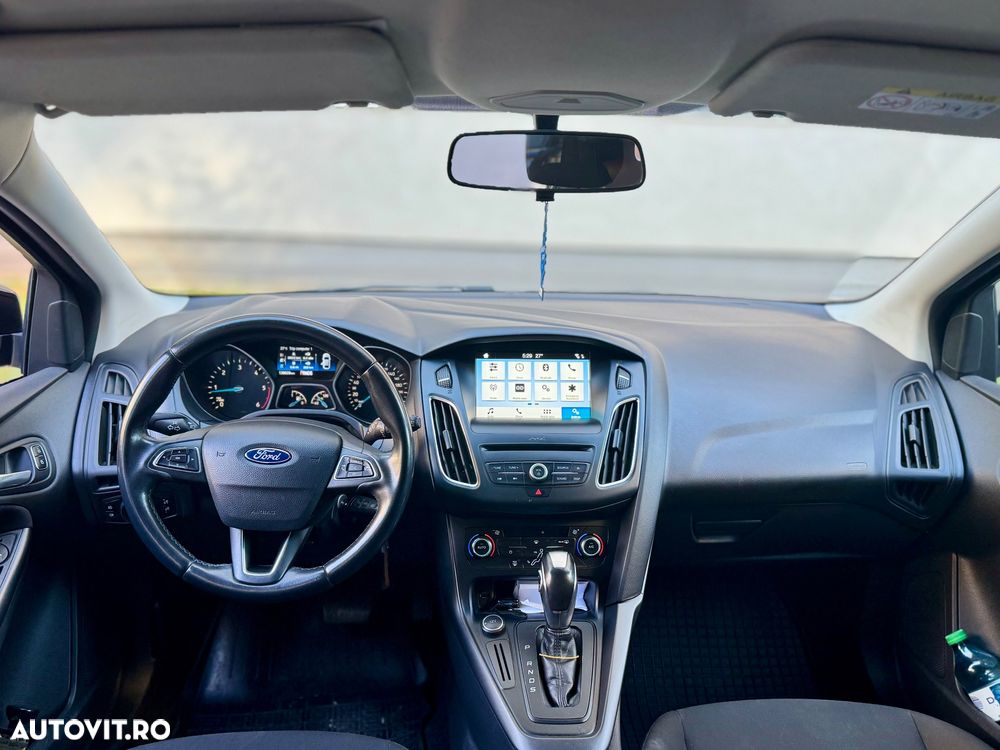 Ford Focus 1.5 TDCi Powershift Titanium - 10