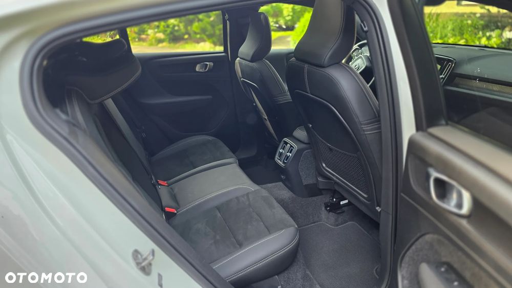 Volvo C40 P8 Recharge AWD Plus - 16