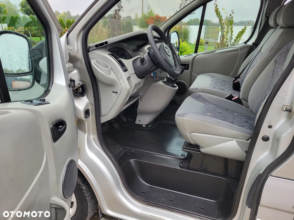 Opel Vivaro - 8