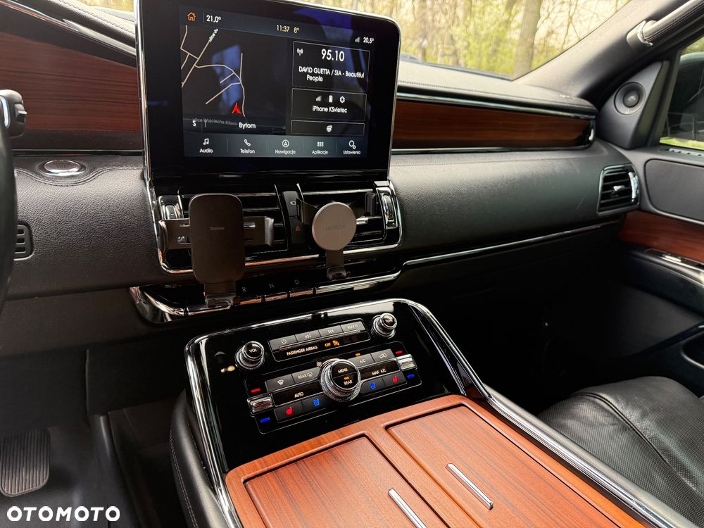 Lincoln Navigator - 30