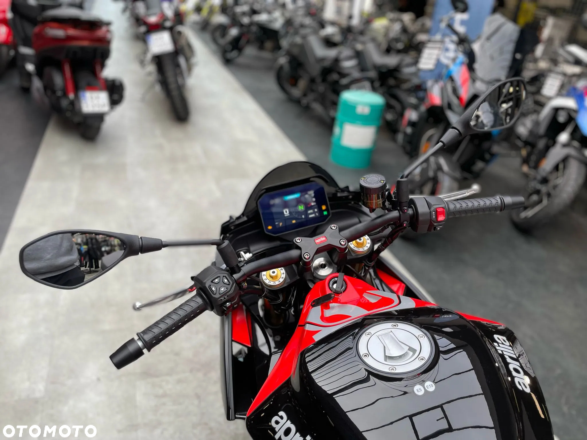 Aprilia Tuono - 11