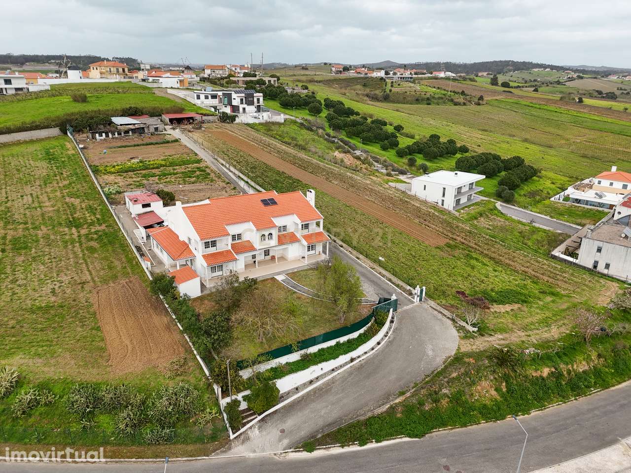 Moradia T5 na Gondruzeira-Ponte de Rol, Torres Vedras - Grande imagem: 2/22