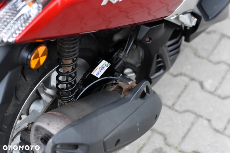 Yamaha NMAX - 11
