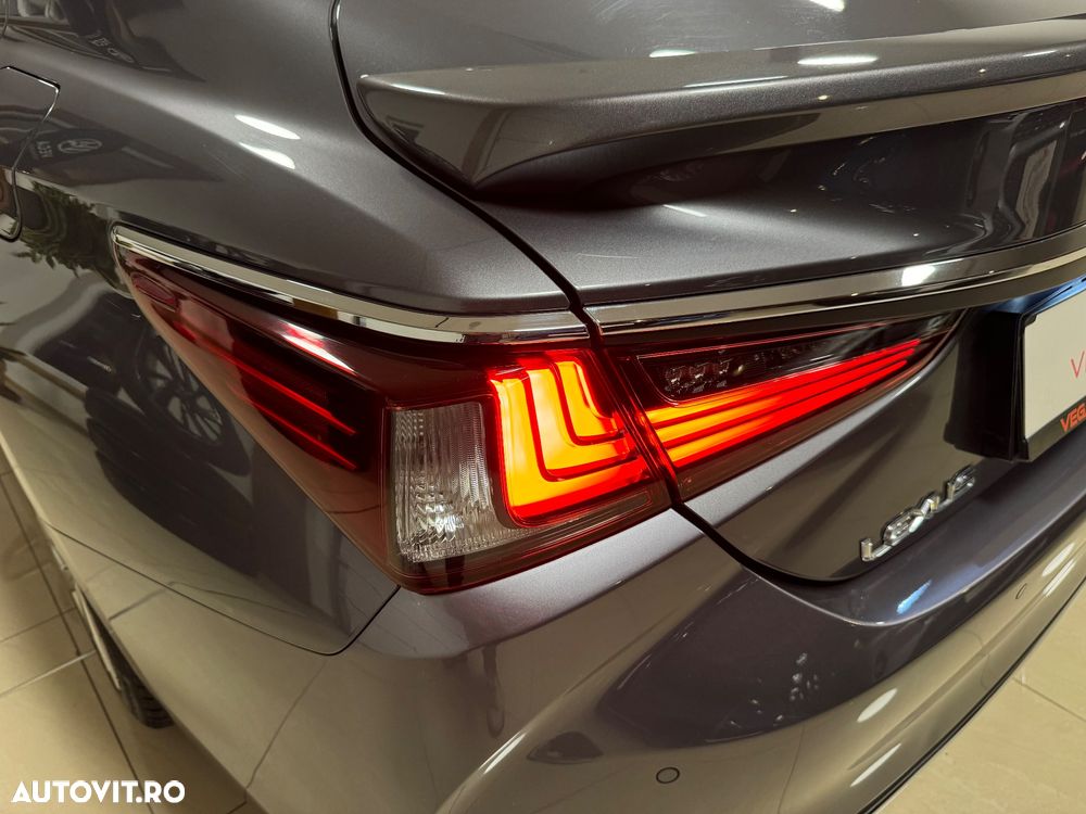 Lexus Seria ES 300h Business Edition - 37