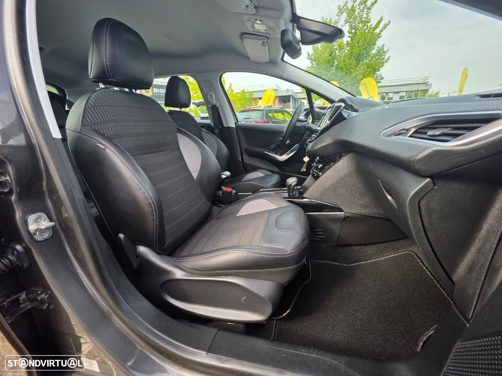 Peugeot 2008 1.2 PureTech Allure EAT6 - 16