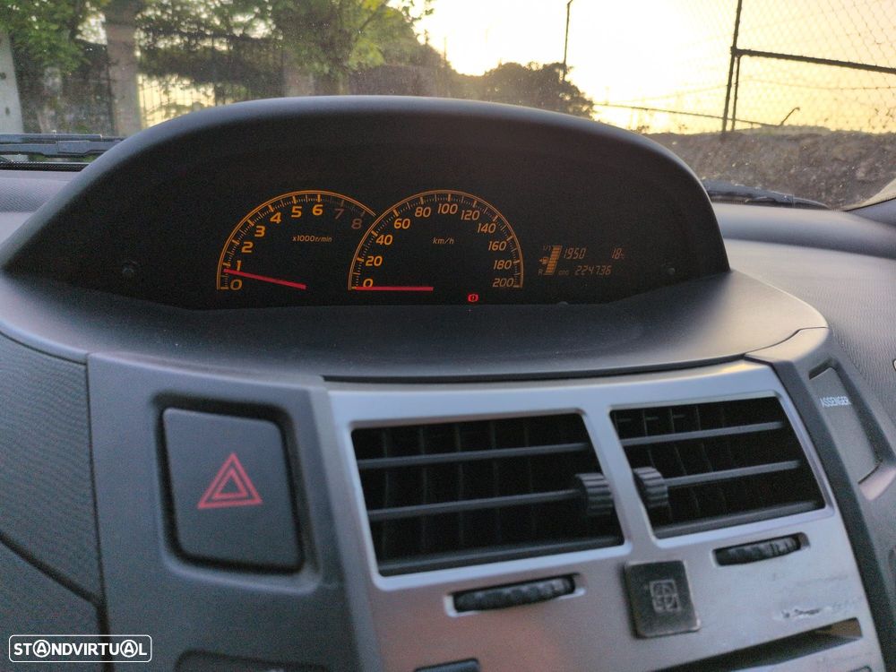 Toyota Yaris 1.0 VVT-i Comfort - 12