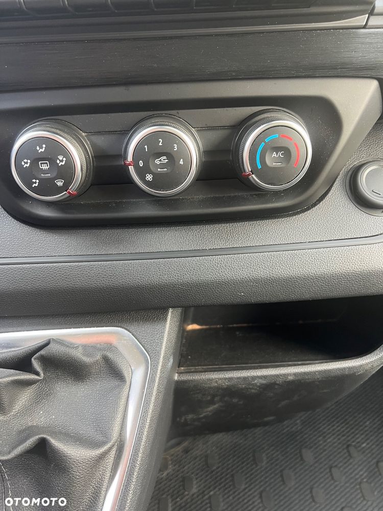 Renault Trafic - 10