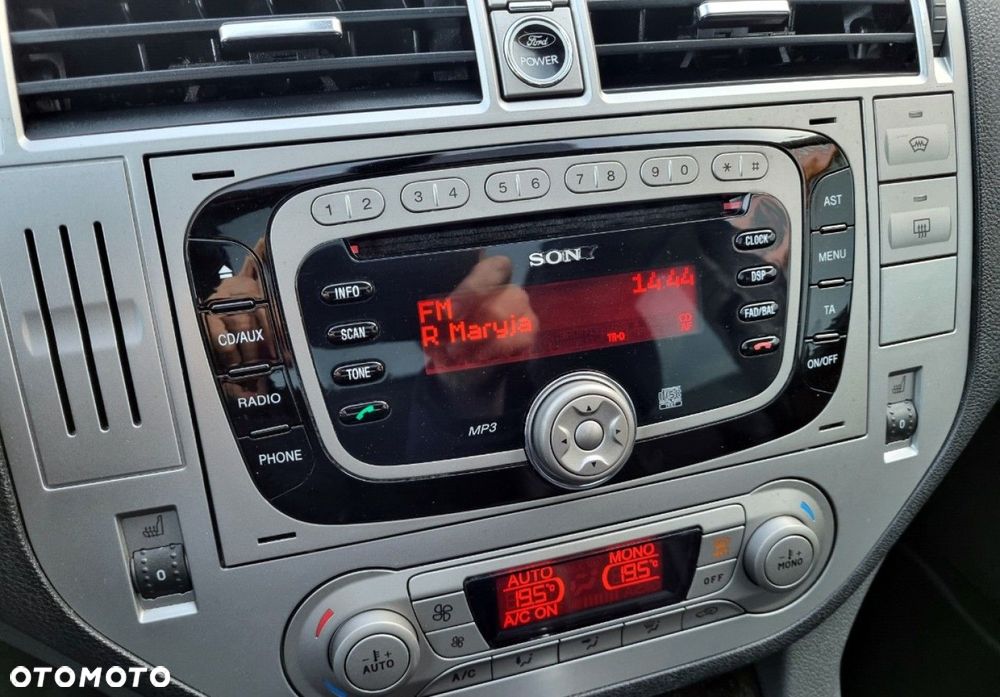 Ford Kuga - 37