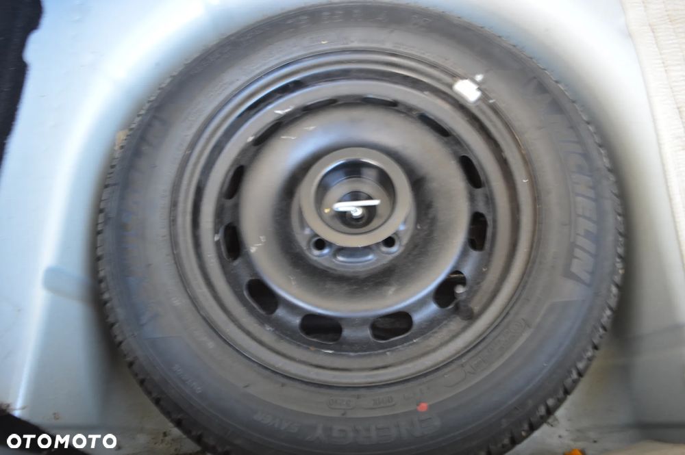 Ford Fiesta 1.6 TDCi DPF Ghia - 12