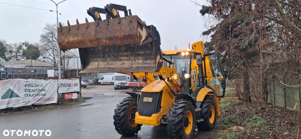 JCB JCB 4CX PLUS 2022r 790 mth 315 000 netto FV - 2