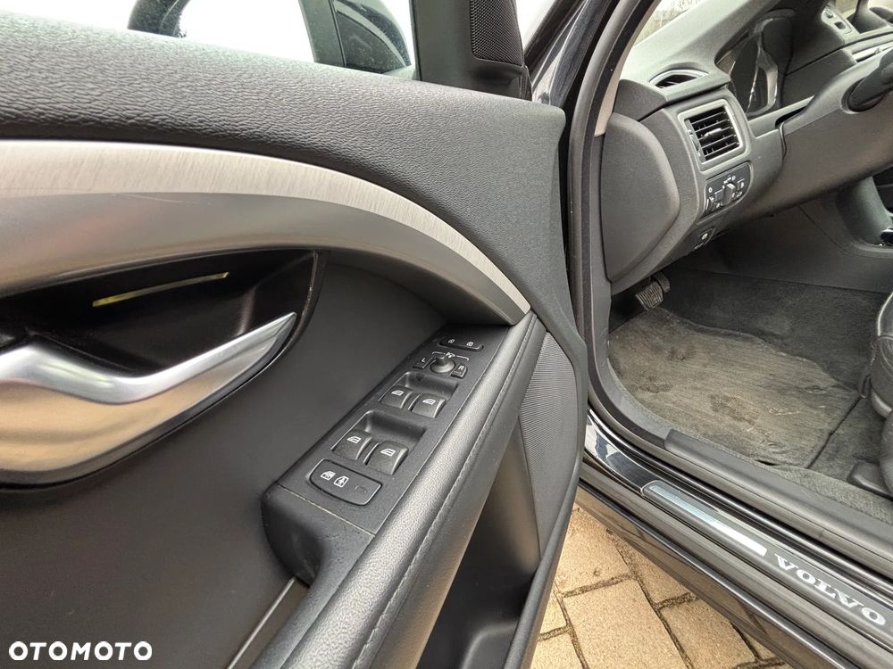 Volvo V70 D4 Geartronic Momentum - 20